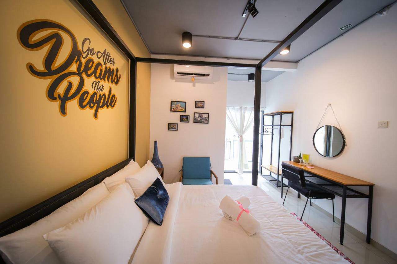 The In - The Lov Penang Katil Bayan Lepas